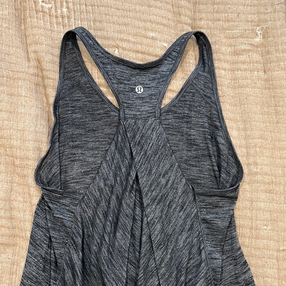 Lululemon tank top